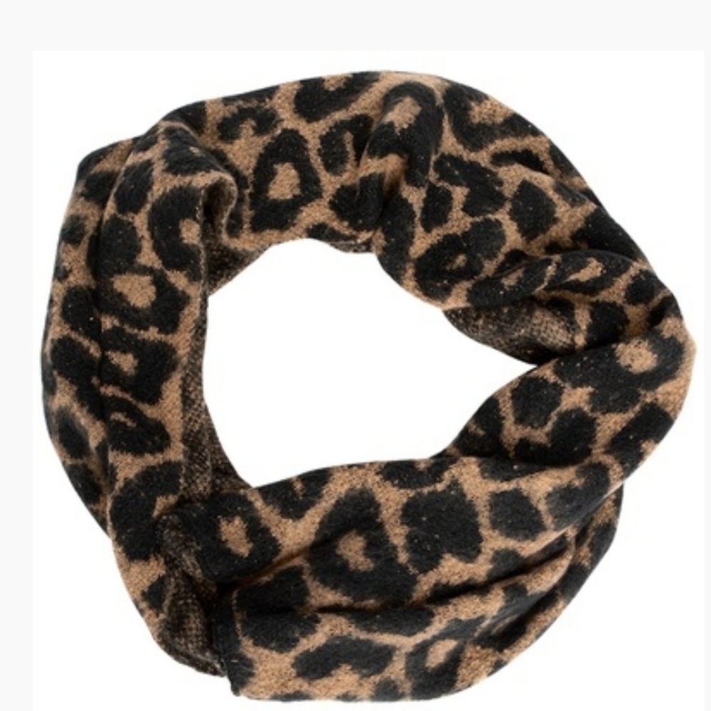 NWT | Kenzie | Leopard Print Fuzzy Woven Scarf | One Size
